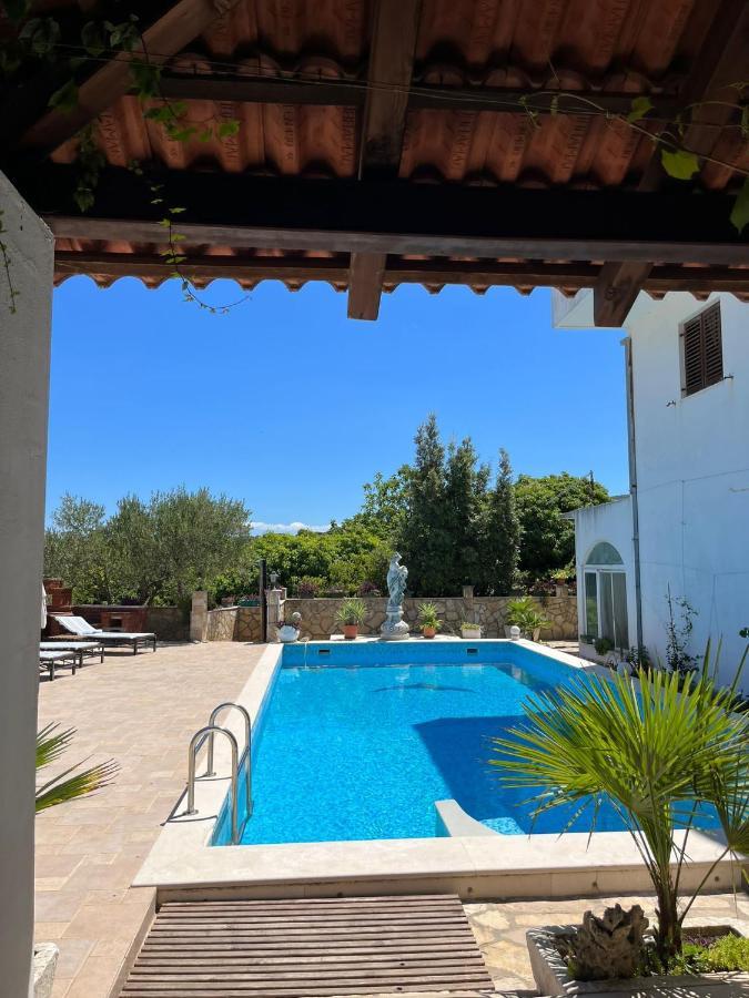 Gorana Apartman With Swimming Pool Daire Jelsa  Dış mekan fotoğraf