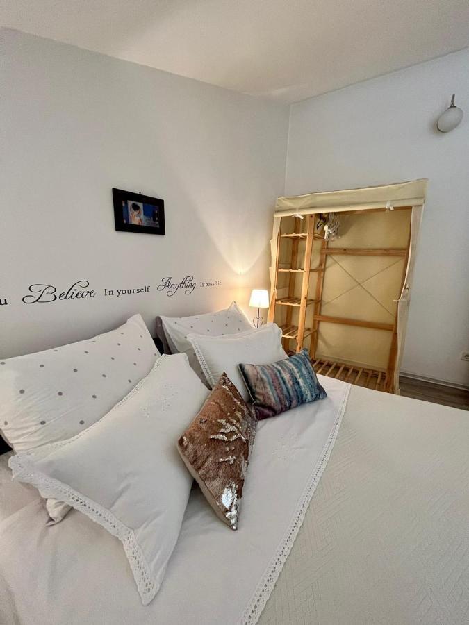 Gorana Apartman With Swimming Pool Daire Jelsa  Dış mekan fotoğraf
