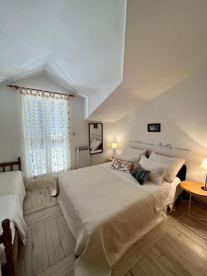Gorana Apartman With Swimming Pool Daire Jelsa  Dış mekan fotoğraf