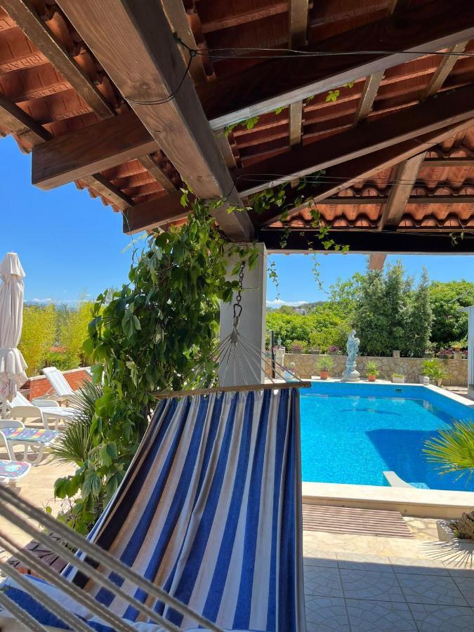 Gorana Apartman With Swimming Pool Daire Jelsa  Dış mekan fotoğraf
